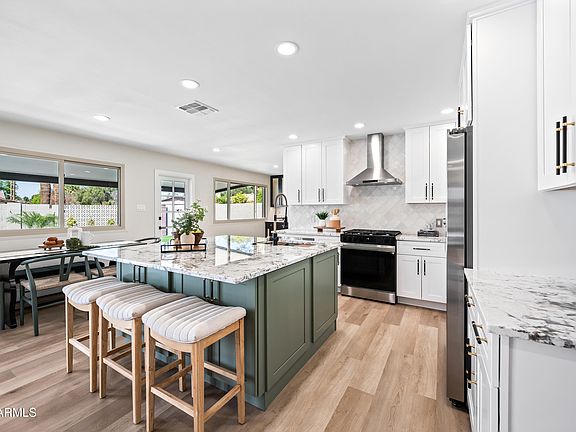 2nd image of 1012 E MAGDALENA Drive