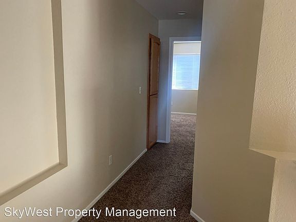 5th image of 9122 Leland Oaks Ct