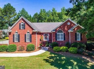 101 Country Ln, Carrollton, GA 30117