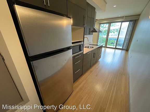 4th image of 1430 University Ave APT 202