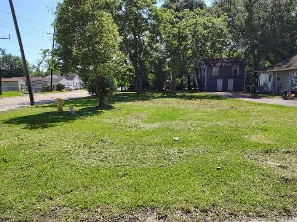 4105 Congress St, Beaumont, TX 77705