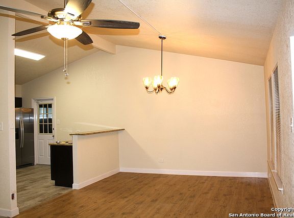 3rd image of 231 Eastley Dr