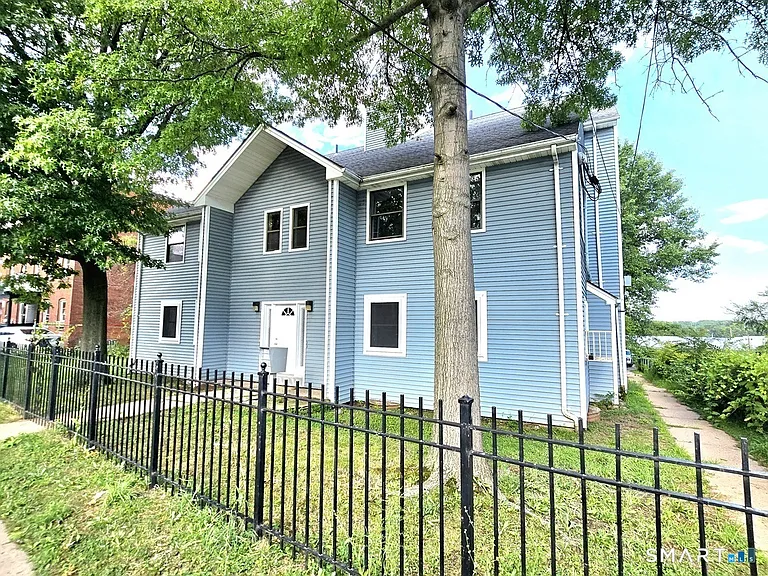 272 Bellevue St — Photo 20