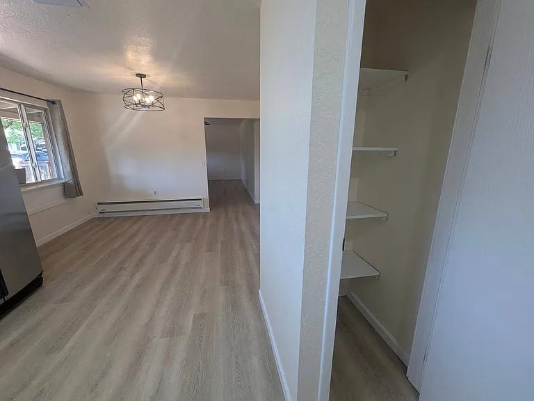 139 E Springdale Dr — Photo 12