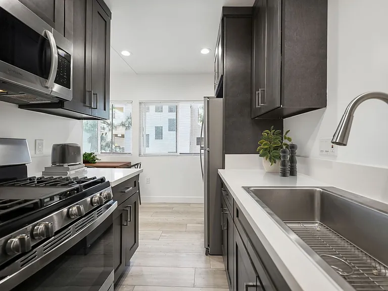 410 Lucas Ave — Photo 18