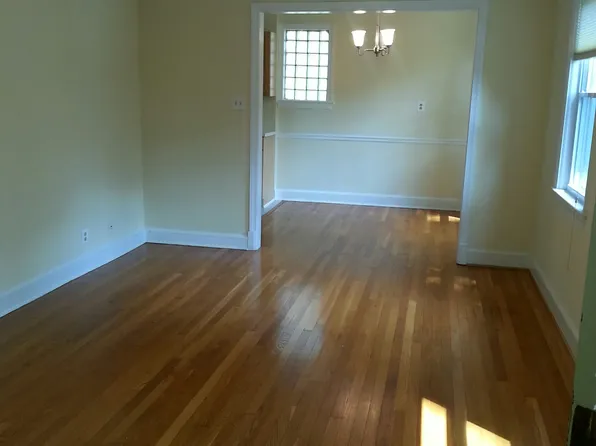 2627 39th St NW APT 4, Washington, DC 20007