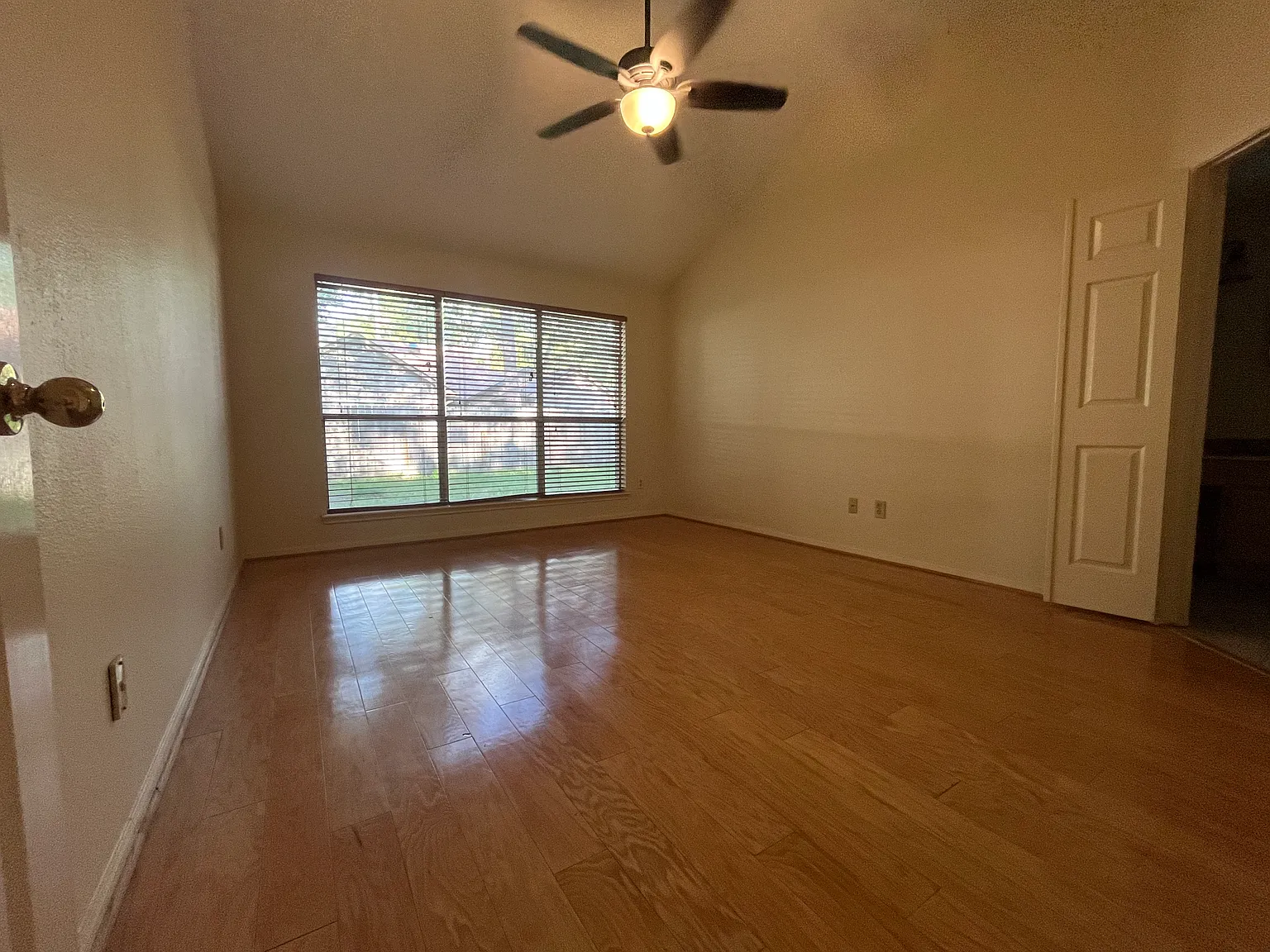 3 bed, 1752 sqft, $2,000 — Photo 3
