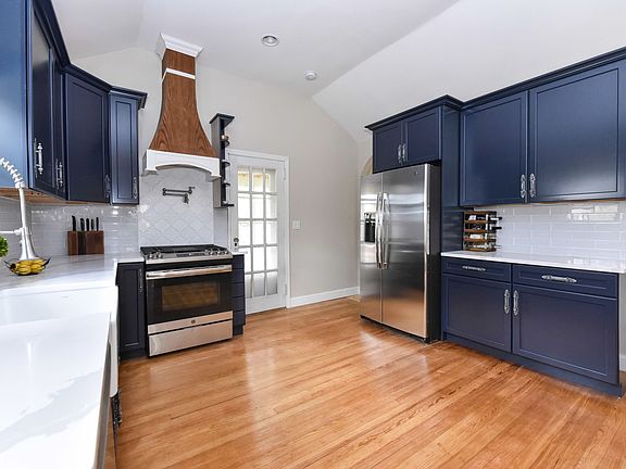 5th image of 29 Marden Ave