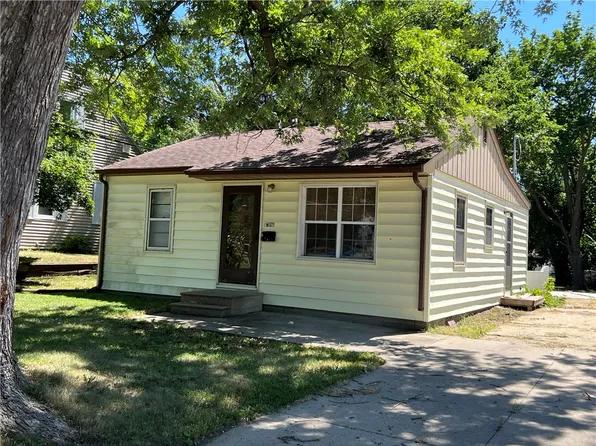 706 E 21st Street Pl S, Newton, IA 50208