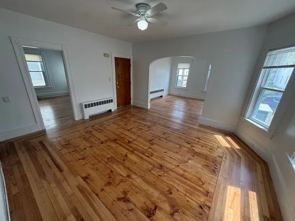 344 Dubuque St, 344 Dubuque St W #1, Manchester, NH 03102