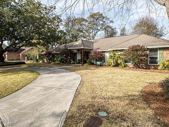 4th image of 7 Greenbriar Dr
