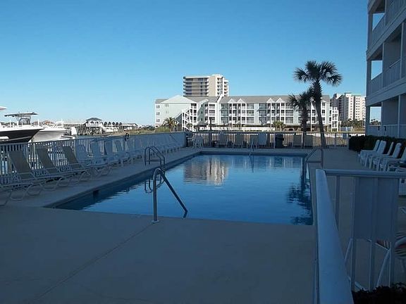 Large, exquisite pool directly on Ole River w/views of Ono Island!