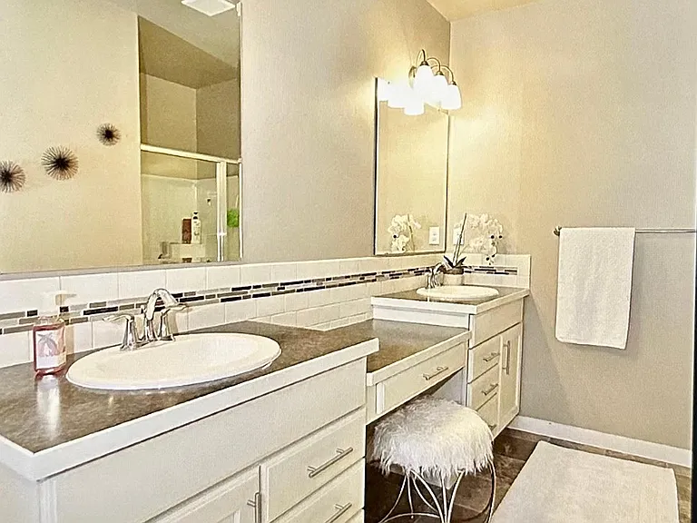 2116 E Melwood St — Photo 12