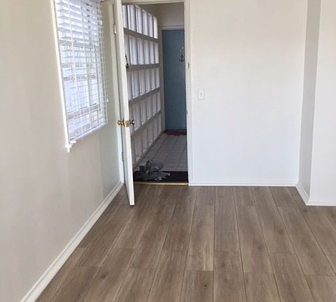 Door to outside hallway