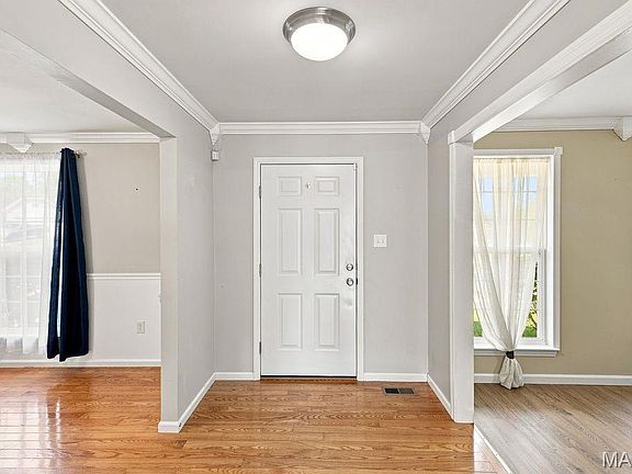 2nd image of 302 America St