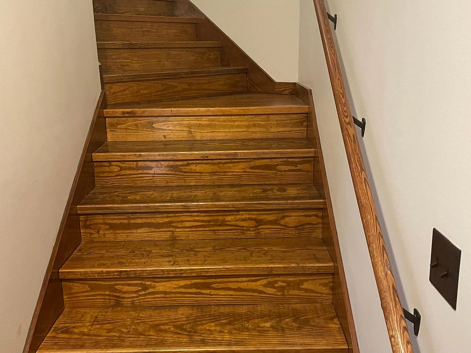 1 bed, 1.5 bath, $1,300 — Photo 3