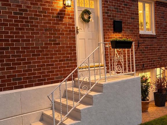 4th image of 534 Domino Ln