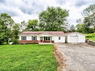 183 Clover St, La Follette, TN 37766