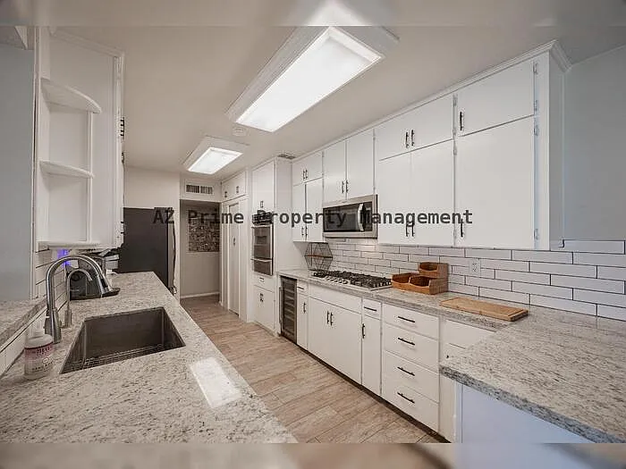 1838 E Hazelwood St — Photo 12