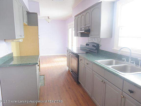 3rd image of 2375 W Dewey Rd