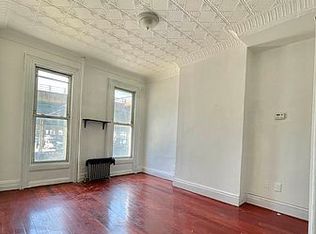 313 38th St #1, Brooklyn, NY 11232