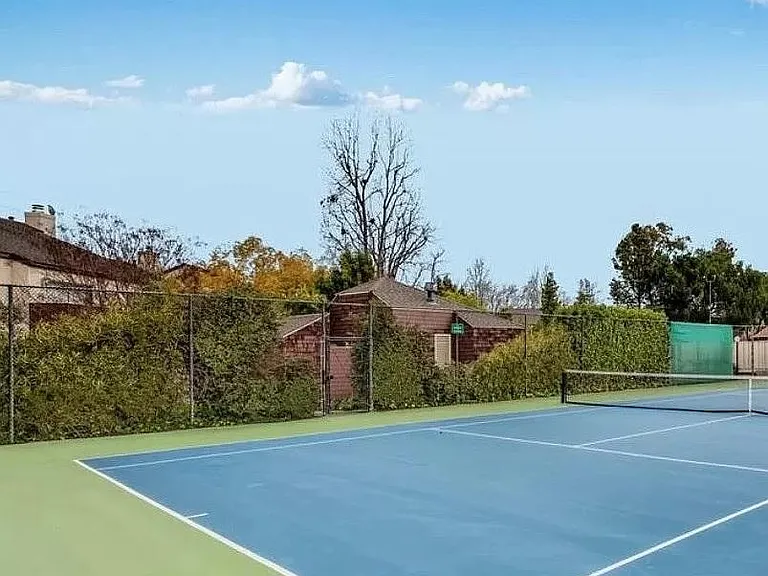 Tennis Court maintained by same people maintaining Courtside Bay Club in Los Gatos.