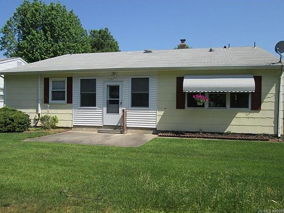 3rd image of 295 Westbrook Dr