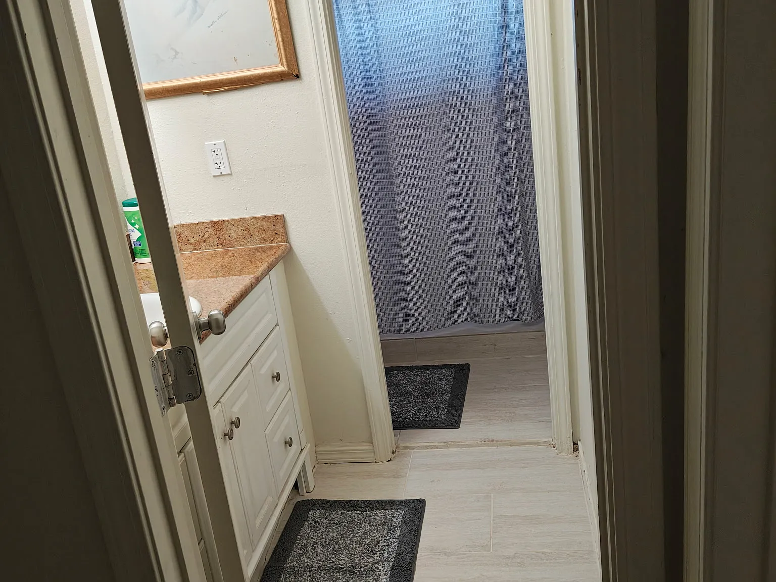 3 bed, 2433 sqft, $900 — Photo 2