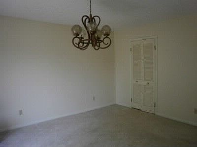 4th image of 236 Saint Clair Dr