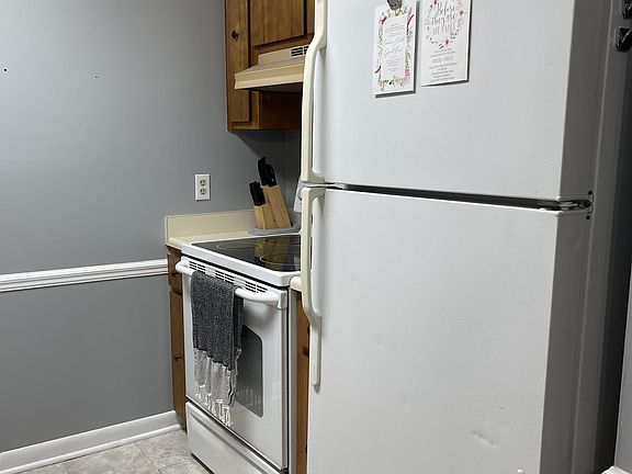 5th image of 107 N Edgewood Dr