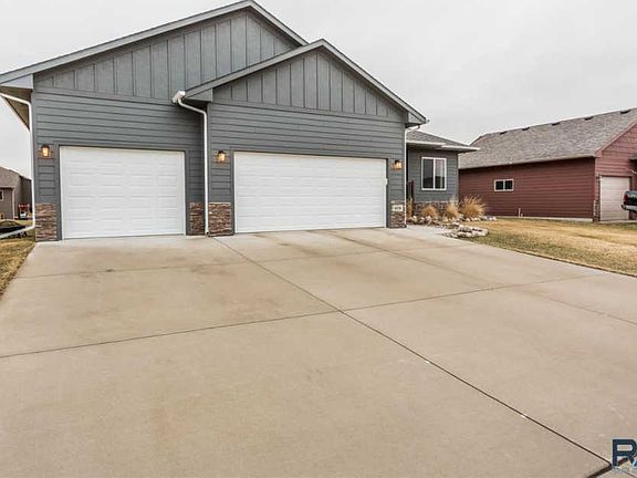 3rd image of 606 Marie Dr