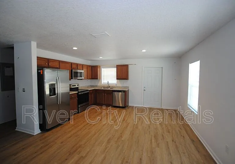 5625 Overlook Dr E — Photo 10