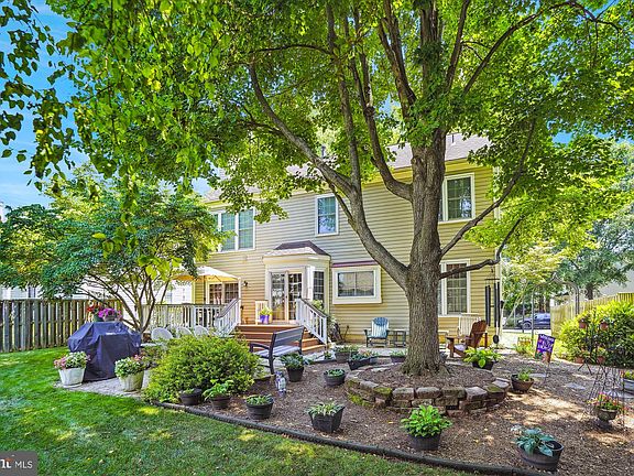 4th image of 803 Catoctin Cir NE