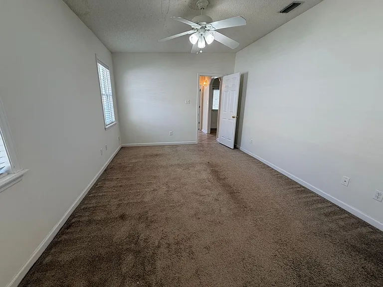 4125 Sedgwyck Ln — Photo 14