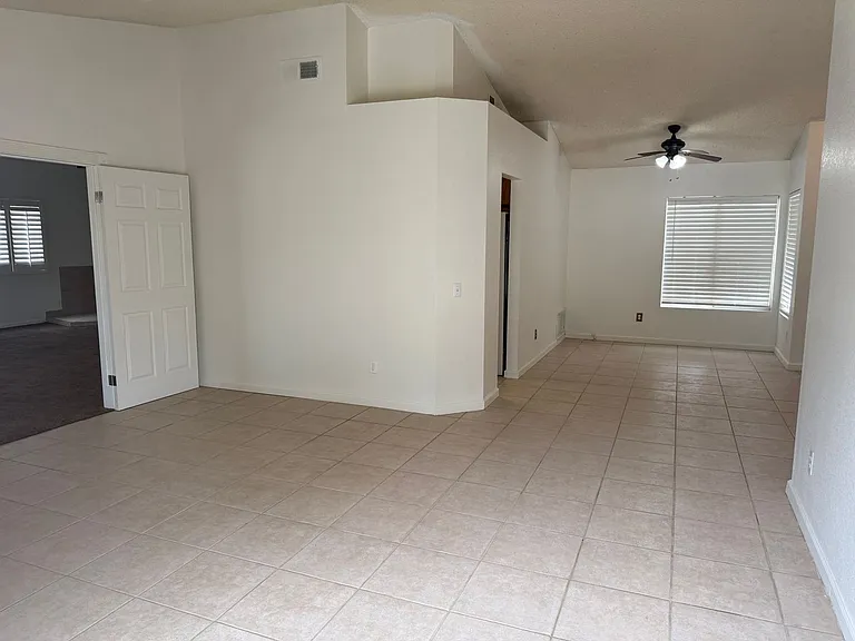 15191 Farmington Ct — Photo 12