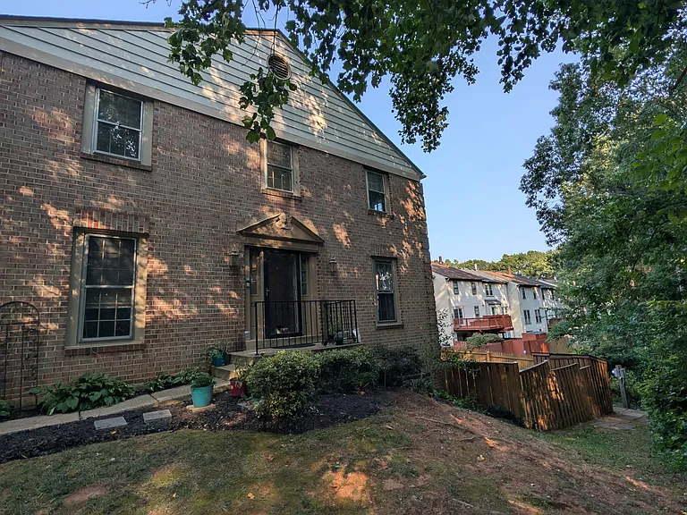 5612 Sutherland Ct — Photo 3