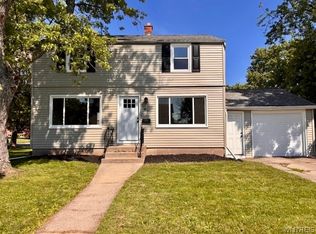 47 Brookville Dr, Tonawanda, NY 14150