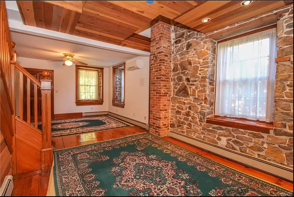 Charming 3 BR twin in suburban Emmaus — Photo 3