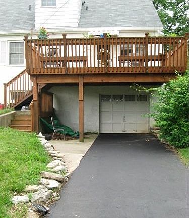 Large Deck with Bench Seats & Dining Ledge