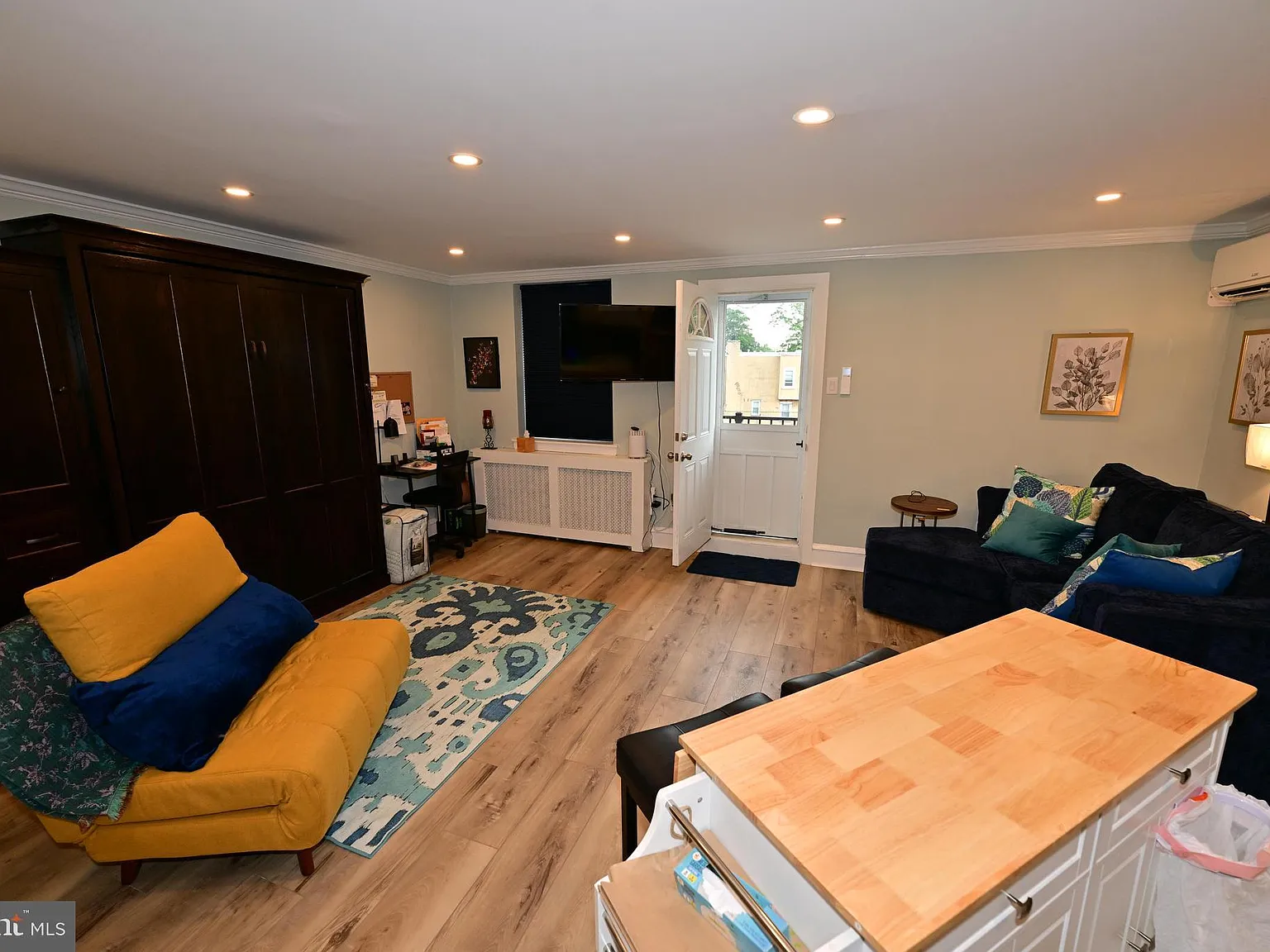 Studio, 1.0 bath, 400 sqft, $1,600 — Photo 3
