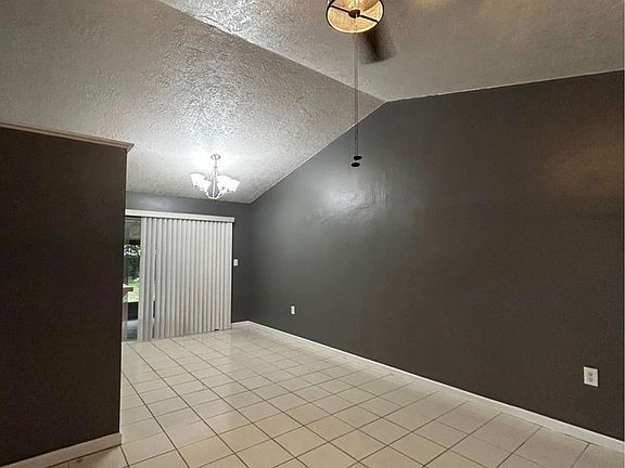 4th image of 336 Riviera Dr