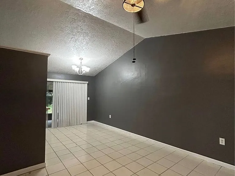 336 Riviera Dr #100 — Photo 4