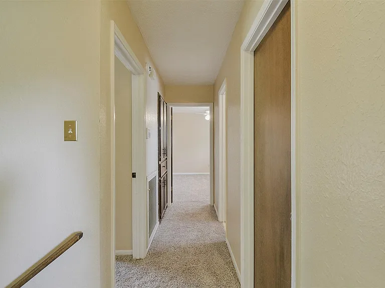 13915 Roundstone Ln — Photo 27
