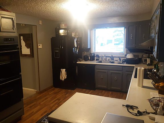 5th image of 2214 E Everett Ave