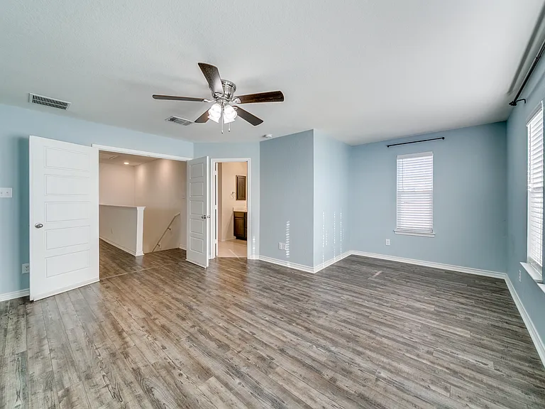2423 Lazo Smt — Photo 18
