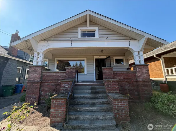 1211 N 50th Street, Seattle, WA 98103