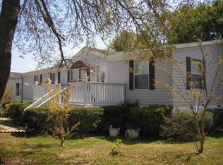 308 Inlet Rd, Murrells Inlet, SC 29576