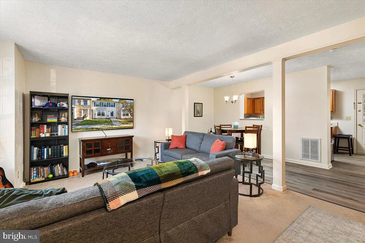2 bed, 1.5 bath, 1134 sqft, $1,800 — Photo 4