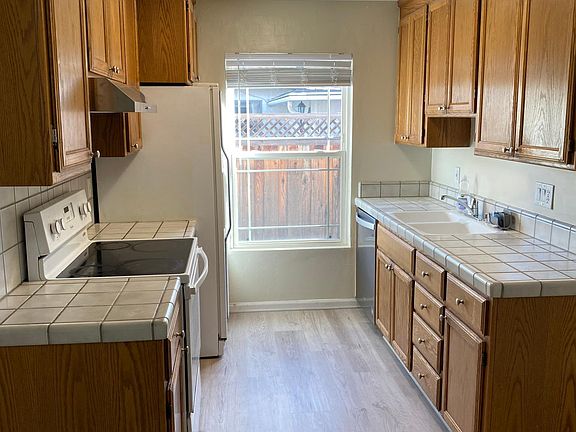 3rd image of 1132 Kentwood Ave