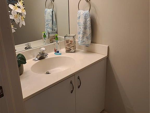 3rd image of 379 Dover Pl #6603
